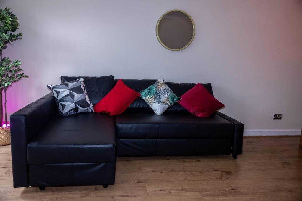 3 Bedrooms House-Sofabed-Parking-Bbqstove-Garden London Exterior foto