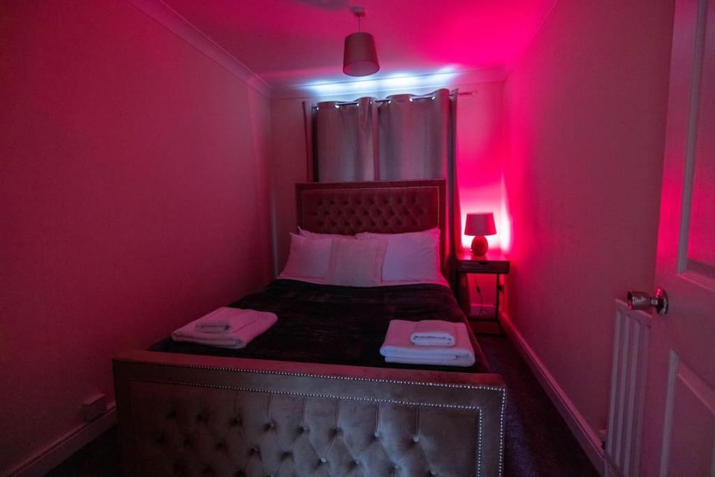 3 Bedrooms House-Sofabed-Parking-Bbqstove-Garden London Exterior foto