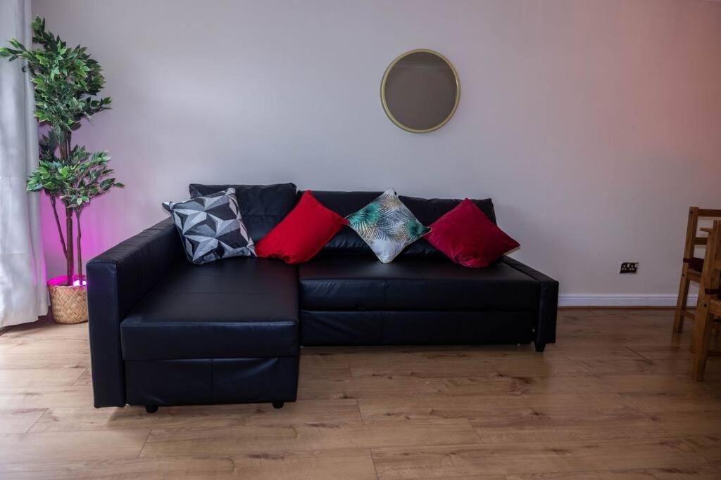 3 Bedrooms House-Sofabed-Parking-Bbqstove-Garden London Exterior foto