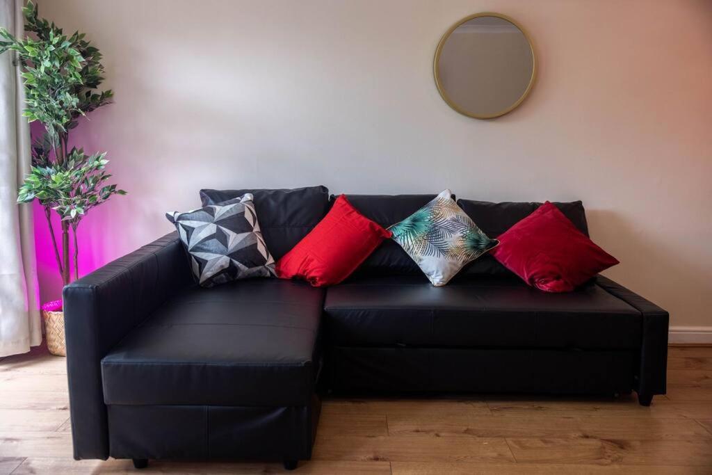 3 Bedrooms House-Sofabed-Parking-Bbqstove-Garden London Exterior foto